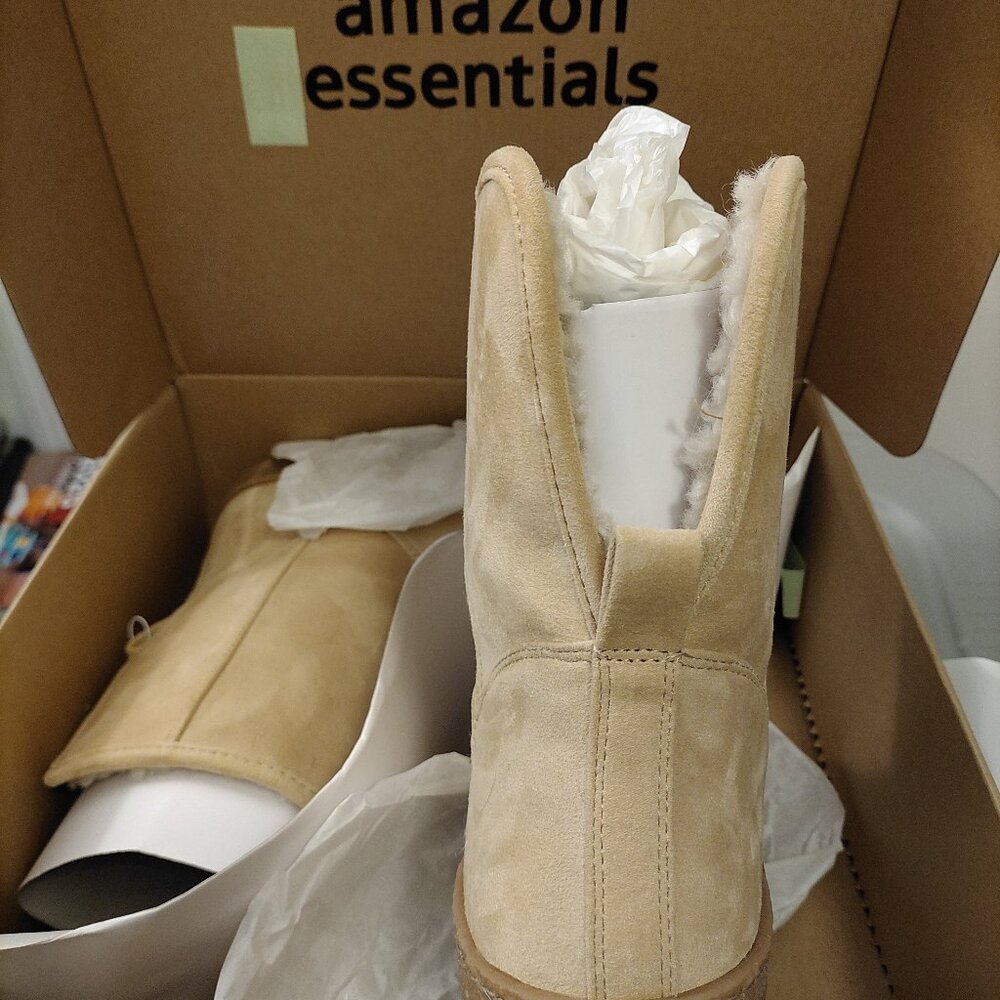 NIB Amazon Essentials Boots - Picture 2 of 3